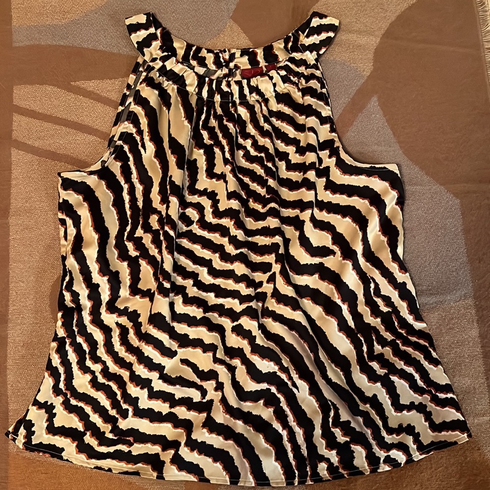 Silky 212 Collection sleeveless blouse, L